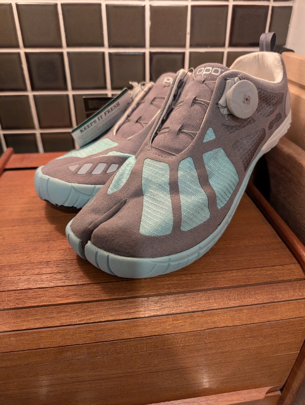 NWT TOPO Split Toe Shoes,9